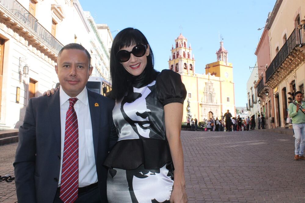 El alcalde Edgar Castro y la embajadora del Vino Mexicano, Susana Zabaleta (Foto: Especial)