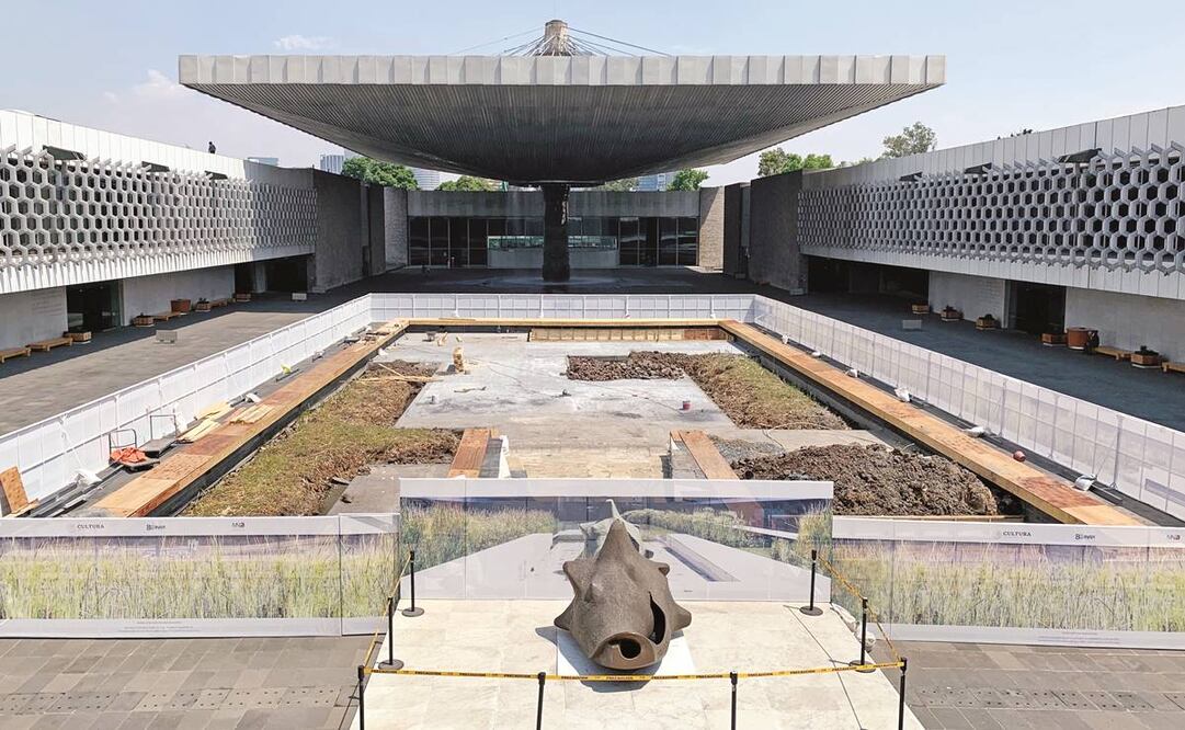 Trabajos en el estanque del Museo Nacional de Antropología con presupuesto del Fideinah. Foto: ANTONIO DÍAZ. EL UNIVERSAL