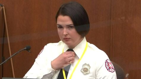 Joven que grabó video de muerte de George Floyd, declaró que "rogaba por su vida"