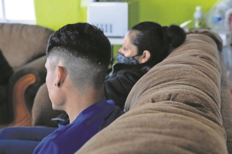 Policías huyen de la violencia en cuatro estados