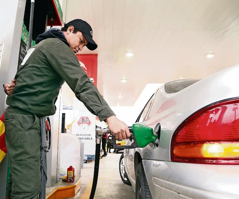 En el caso de la gasolina Magna, el estímulo sube de 34.87% a 37.9%, es decir, 1.9384 pesos. Foto: ARCHIVO EL UNIVERSAL