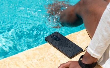 Smartphone a prueba de polvo, agua y caídas, por 8 mil pesos
