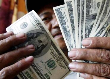 Dinero en efectivo sobrevive en EU gracias a inmigración ilegal y altas comisiones a pagos con tarjeta