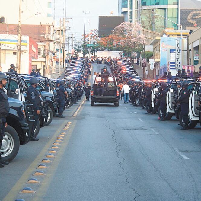 Autoridades estatales entregaron las unidades durante un evento que se llevó a cabo en el cruce de las avenidas Gregorio Méndez y Pages Llergo. CORTESÍA