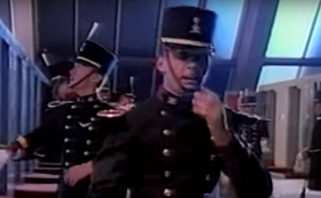 Luis Miguel hizo un entrenamiento militar para el video de "La Incondicional" FOTO: TOMADA DE VIDEO