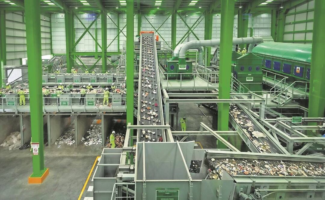 El dinero que se obtiene de la venta de la basura se utiliza para la operación de la propia planta de selección, la cual, además de emplear tecnología alemana. Foto: Especial.