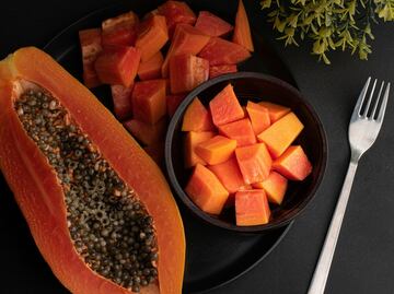 Las razones por las que es bueno cenar papaya