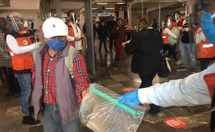 Metro regala caretas protectoras contra el Covid-19