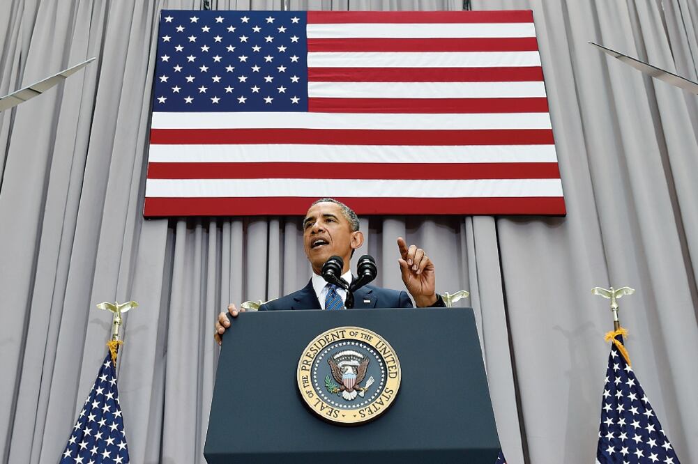 Durante su discurso en la American University de Washington, el presidente Obama evocó a John F. Kennedy al recordar que en los años 60, dialogó con la antigua Unión Soviética para evitar poner en riesgo los ciudadanos (SUSAN WALSH. AP)