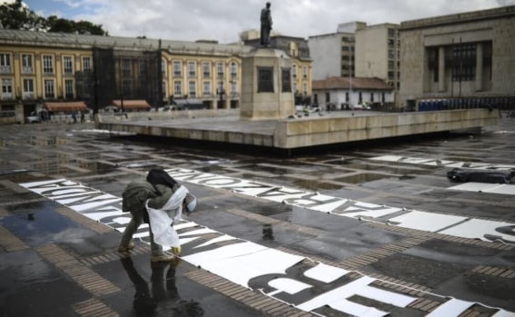 Artista rinde homenaje a activistas asesinados en Colombia
