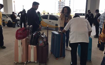 Mientras unos buscan cómo llegar al AIFA, otros quieren salir; así la odisea para conseguir transporte