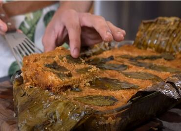 Conoce los tamales de chicharrón prensado del Chef en proceso