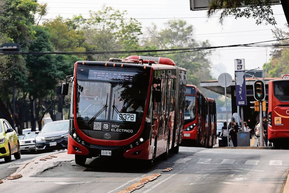 Los arreglos a unidades del Metrobús son costosos y toman tiempo, afirma el representante de CISA. Foto: Diego Simón Sánchez / EL UNIVERSAL