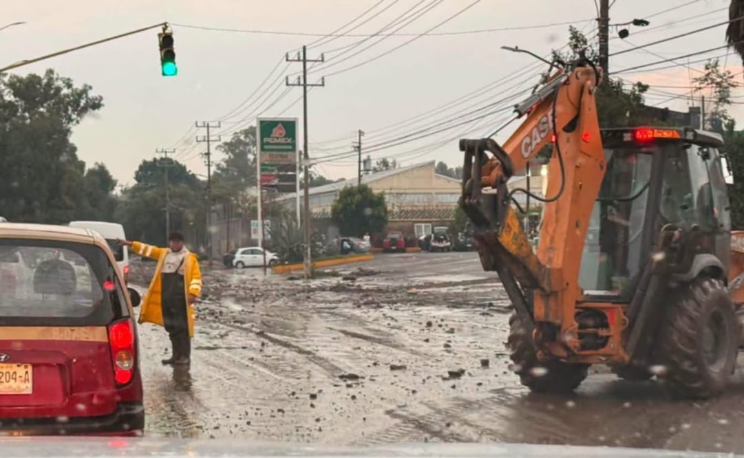 Lluvias provocan daños en Los Reyes La Paz; autoridades mantienen labores de limpieza.
Foto: Especial.
