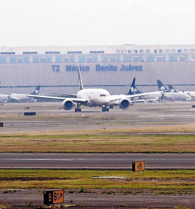 Los grupos aeroportuarios podrían dar mejores espacios comerciales a sus aerolíneas, temen expertos. Foto: Sáshenka Gutiérrez / EFE