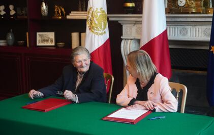 Biblioteca Stresser-Péan firma convenio para fortalecer al Centro de Estudios Mexicanos y Centroamericanos