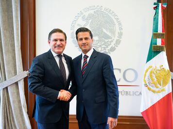 Peña Nieto recibe en Los Pinos al gobernador electo de Durango
