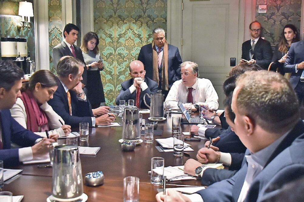 José Antonio González Anaya, director de Pemex, y José Antonio Meade, secretario de Hacienda, en su reunión con inversionistas de Wall Street (CORTESÍA)