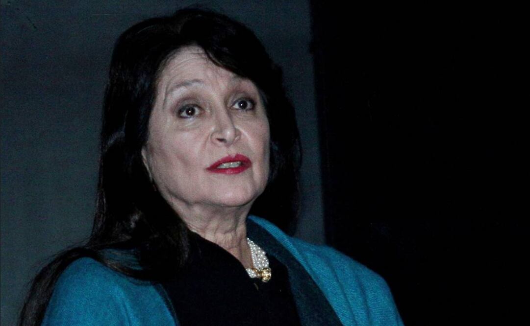 Daniela Romo durante la develación de placa de la obra "La Danza Circular de Maria", en julio de 2022. Clasos.