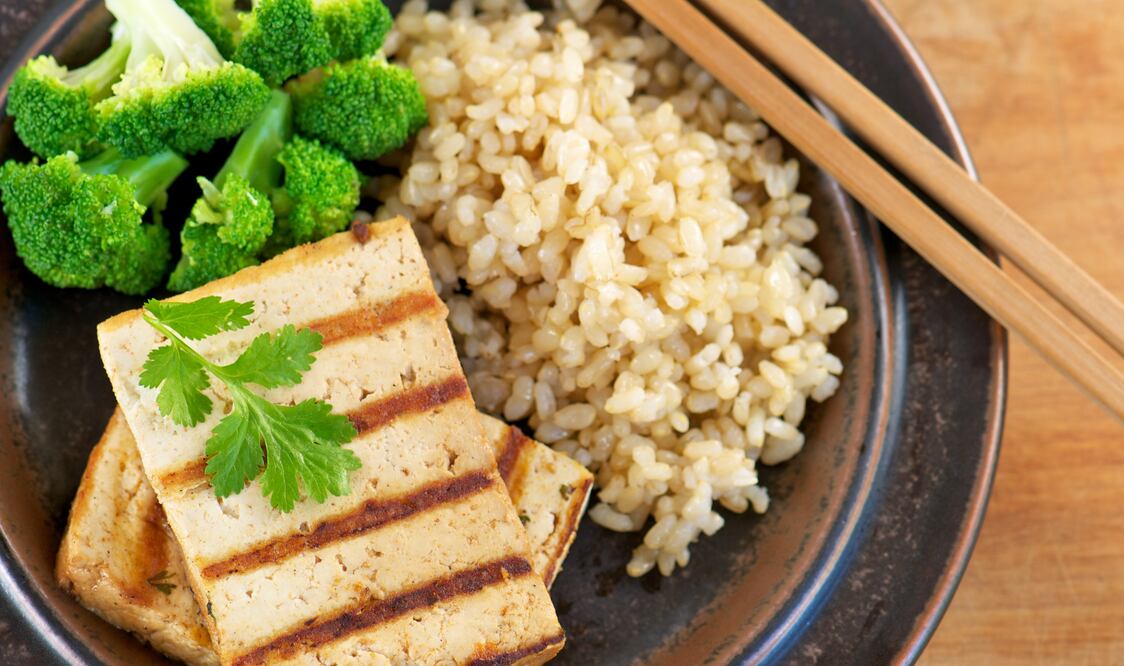 Foto: ISTOCK / Prepara esta rica receta de tofu con brócoli