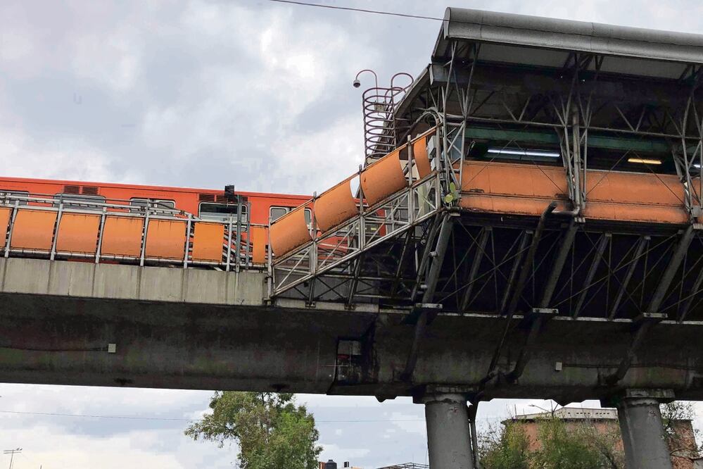 Con las obras en el tramo elevado de la Línea B del Metro se busca recuperar las condiciones originales que tenía hace 24 años. Los trabajos en las estaciones San Lázaro, Ricardo Flores Magón, Romero Rubio y Oceanía se realizarán de las 0:00 a 5:00 horas. Foto: Diego Simón/El Universal