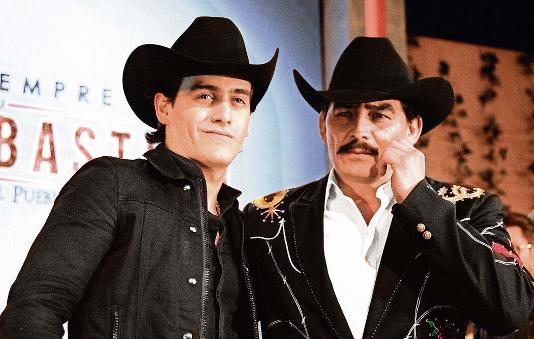 Julián y José Manuel Figueroa en la presentación de la bioserie de Joan Sebastian en 2016.
Foto: EL UNIVERSAL, archivo