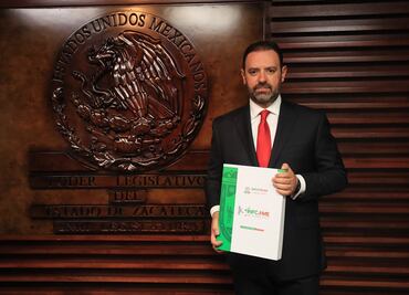 Entre criticas y exhortos, gobernador de Zacatecas entrega su tercer informe de gobierno