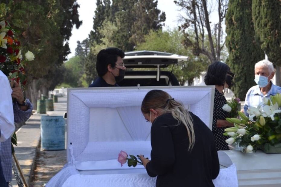 Rosario Ibarra de Piedra es sepultada en Monterrey; “No puede haber transformación, mientras haya desaparecidos", dice hija