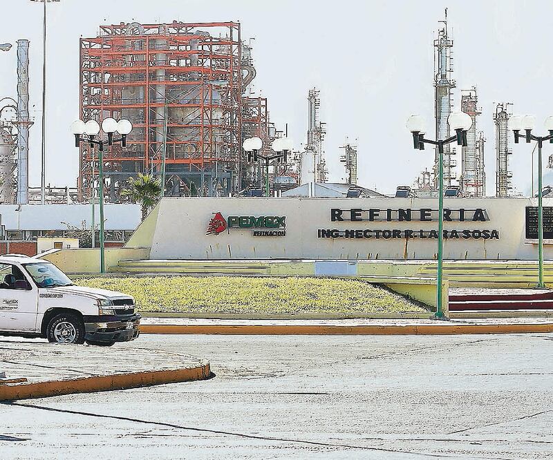 En refinación, al cierre de noviembre Pemex sumó dos meses con baja producción de gasolinas. ARCHIVO EL UNIVERSAL