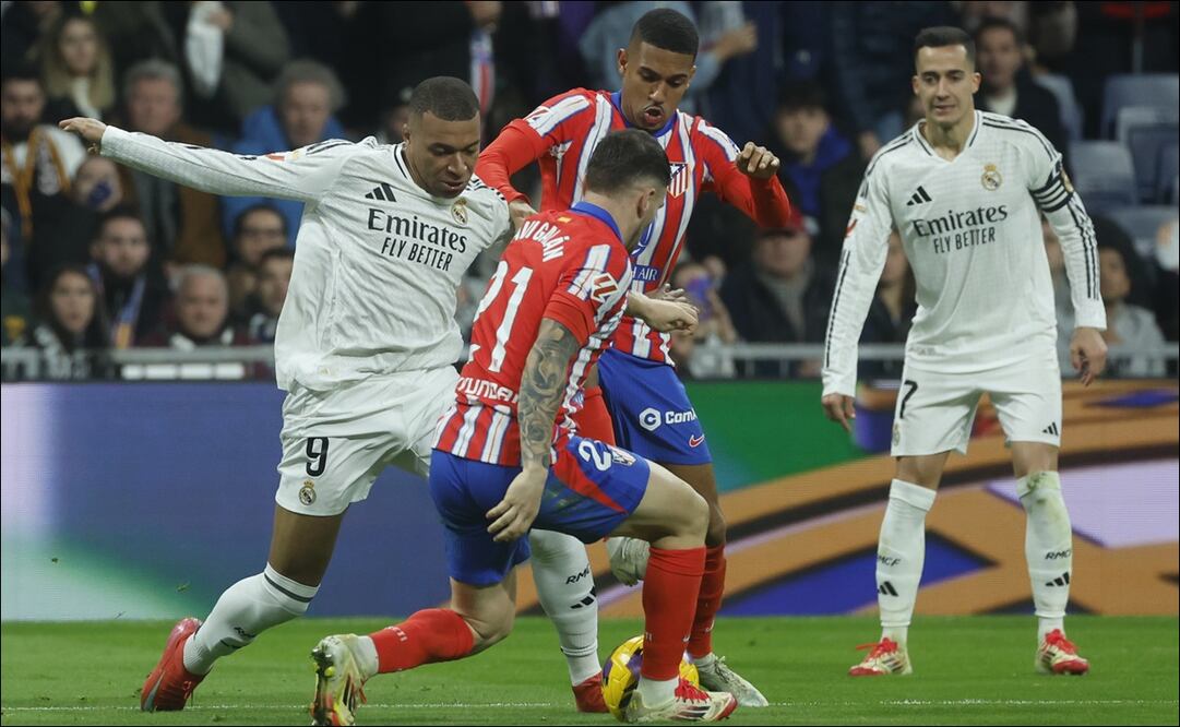 Real Madrid y Atlético de Madrid estelarizaron emocionante empate y la controversia apareció en el derbi / FOTO: EFE