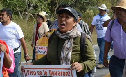 CETEG se suma a marcha de normalistas y padres de los 43