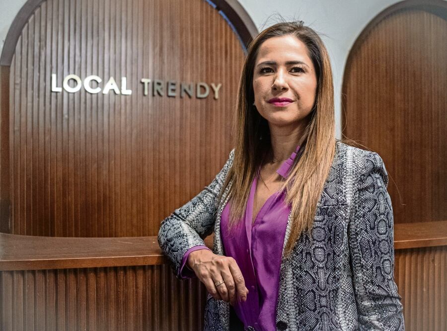 Zaira Zepeda dijo que si no buscan vínculos con cámaras empresa- riales, “vamos a ver morir los negocios de muchas emprendedoras”. Foto: Gabriel Pano / EL UNIVERSAL