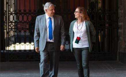 Con sus "tenis viejos", Beatriz Gutiérrez Müller promueve consulta de revocación de mandato de AMLO