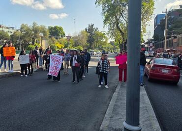 Trabajadores del SAT bloquean vialidades en CDMX por segundo día consecutivo