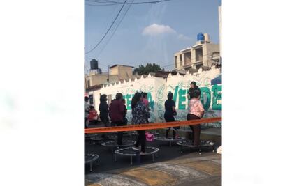 ¡Qué es eso! Mujeres bloquean calle de Iztapalapa para clase de jumping fitness: VIDEO 
