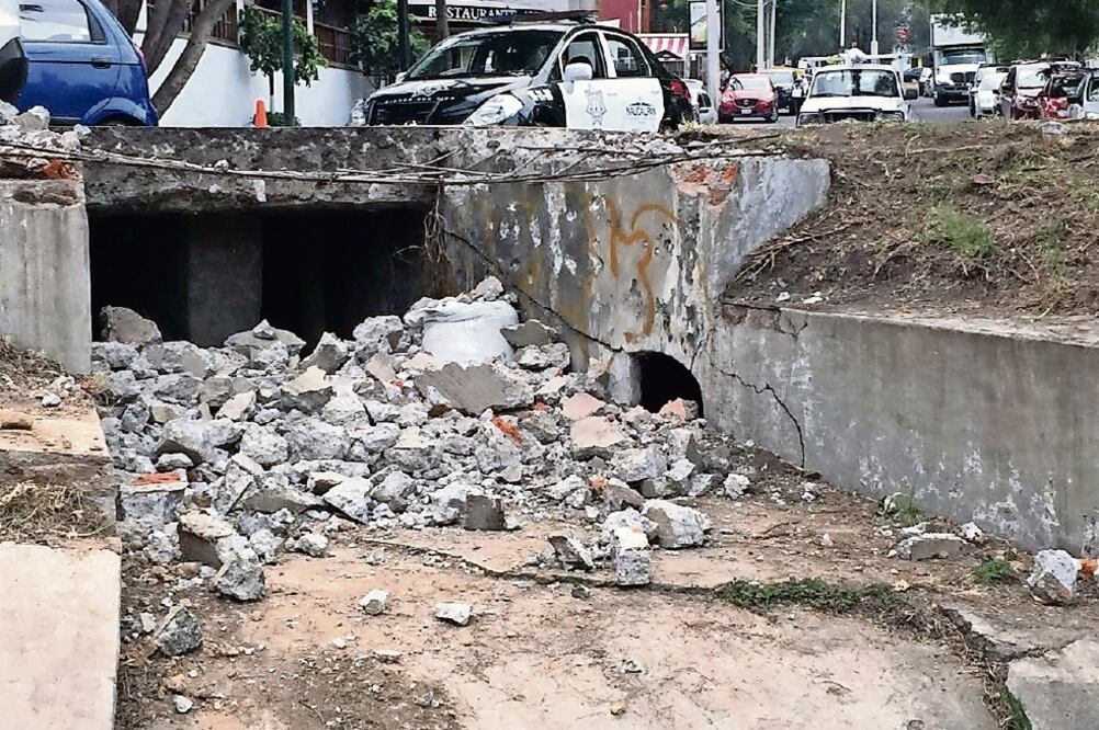 Las excavaciones para la construcción del parque lineal han provocado rupturas en el área que ayuda a desfogar la lluvia (REBECA JIMÉNEZ. EL UNIVERSAL)