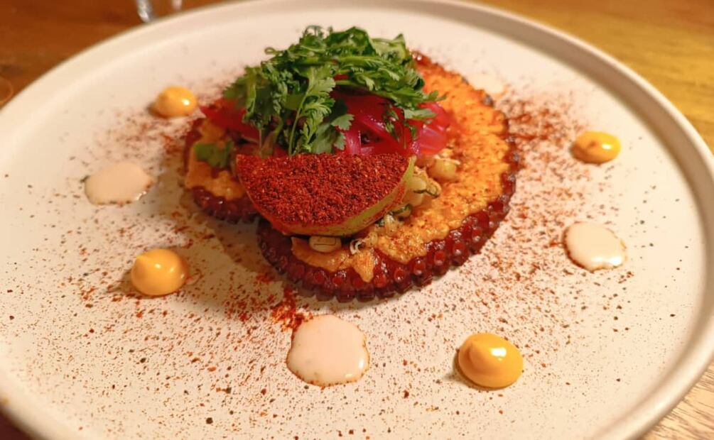 Pulpo co esquites. Foto: El Universal.