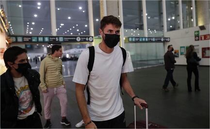 Santiago Giménez viajó para ser nuevo jugador del Feyenoord: "estoy cumpliendo un sueño”