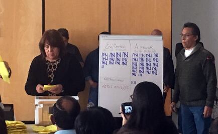 Vota mayoría por huelga en periódico La Jornada