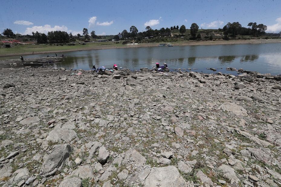 La presa Villa Victoria que forma parte del Sistema Cutzamala está a un 20% de su capacidad. Foto. Jorge Alvarado. El UNIVERSAL.