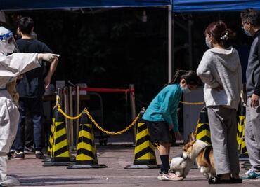 “¡Tenemos hambre!”, gritan habitantes de Shanghái, en medio del confinamiento en China por Covid