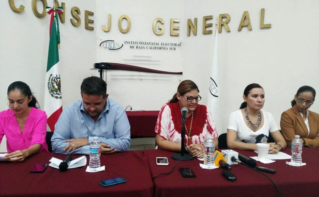 En conferencia de prensa, la consejera presidenta del IEE BCS, Rebeca Barrera Amador, informó las compensaciones. /Gladys Navarro - EL UNIVERSAL