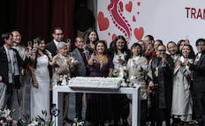 ¡Se dan el sí! 2 mil 378 parejas se casan en boda colectiva en el Auditorio Nacional; “Que viva el amor”: Clara Brugada