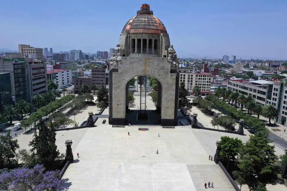 La plaza de la República, solitaria. Fotografía de Alfredo Estrella para AFP