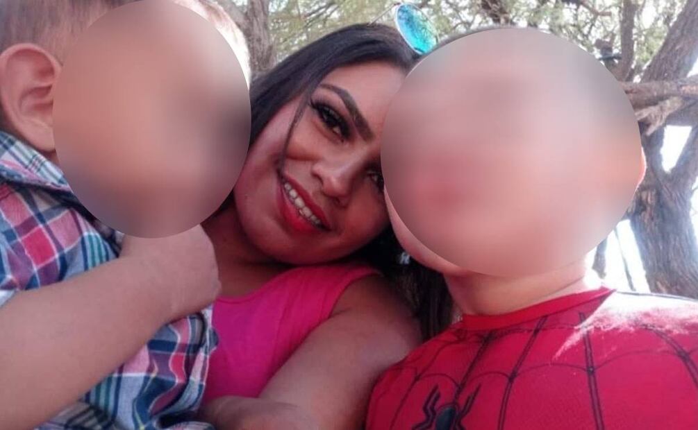 Jessica de 21 años de edad y sus dos hijos pequeños. Foto: Especial