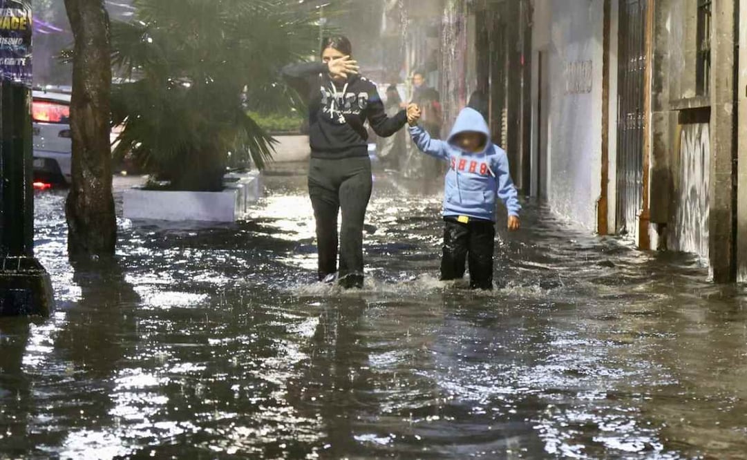 Inundación en la alcaldía Benito Juárez, Ciudad de México. Foto: Valente Rosas / EL UNIVERSAL