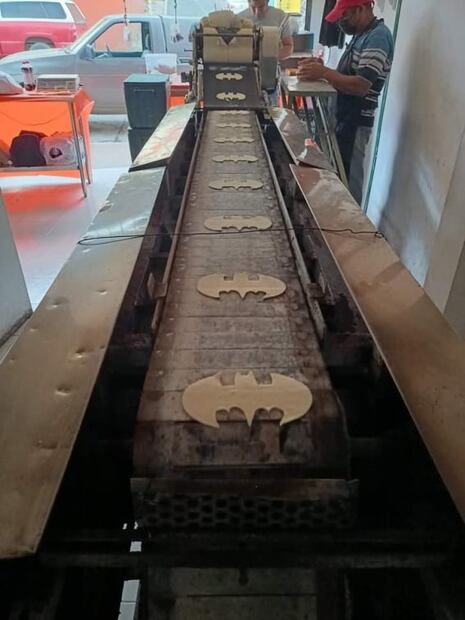 Crean las batitortillas, tortillas con la forma de Batman