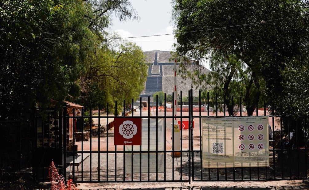 Tras los hechos del lunes, ayer la zona arqueológica era poco transitada, sólo algunos turistas admiraron las estructuras desde afuera. Foto: Diego Simón Sánchez / EL UNIVERSAL