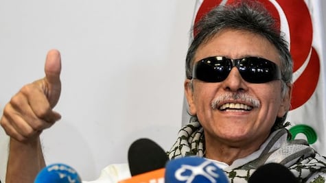 Quién era Jesús Santrich, el excomandante de las FARC que llegó al Congreso de Colombia y murió tras volver a las armas