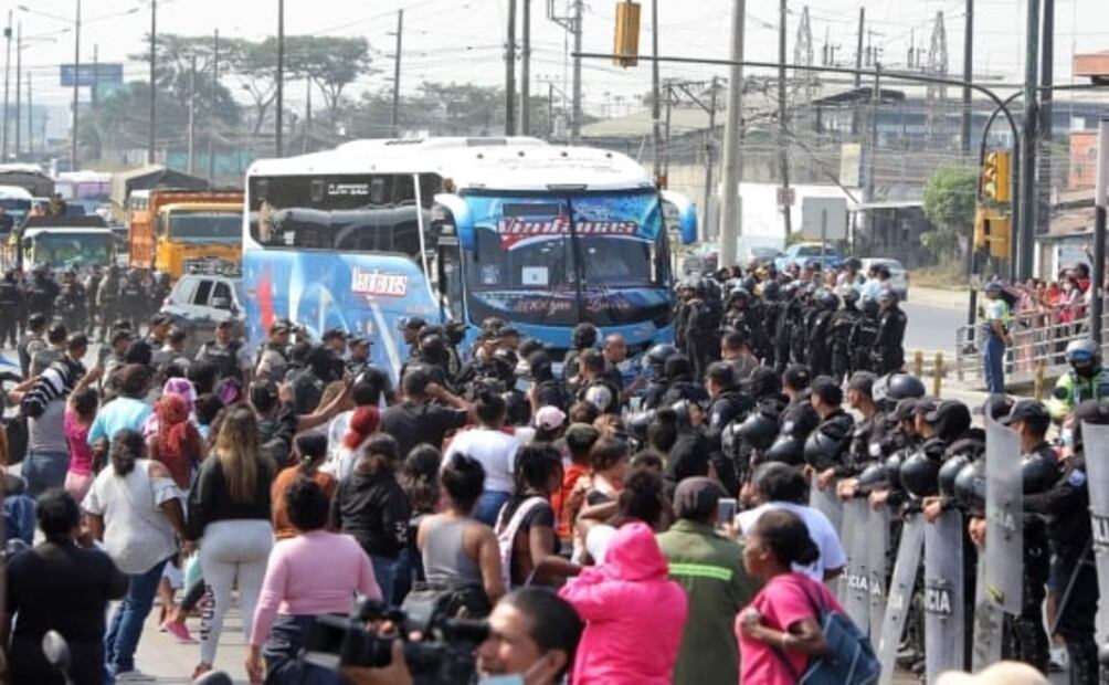 Detenidas 28 personas tras ataques en Ecuador; ven mano del CJNG